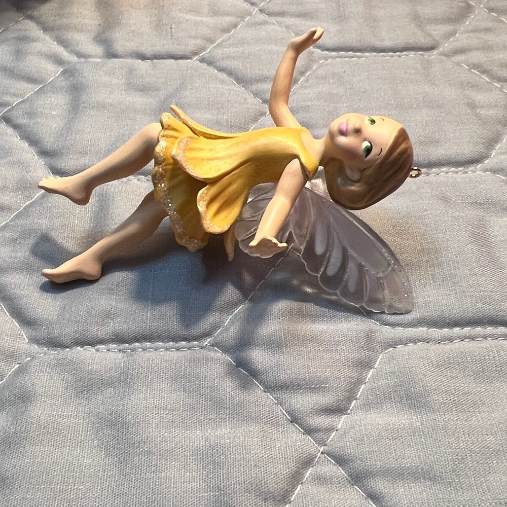 Daffodil Fairy 10th in the Fairy Messenger Series 2014 - Picture 4 of 8